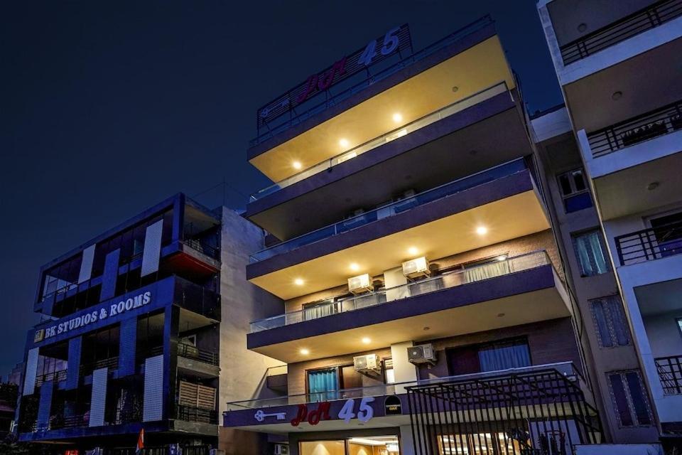 Dm 45 Near Huda City Centre Bed & Breakfast Gurgaon Exterior photo